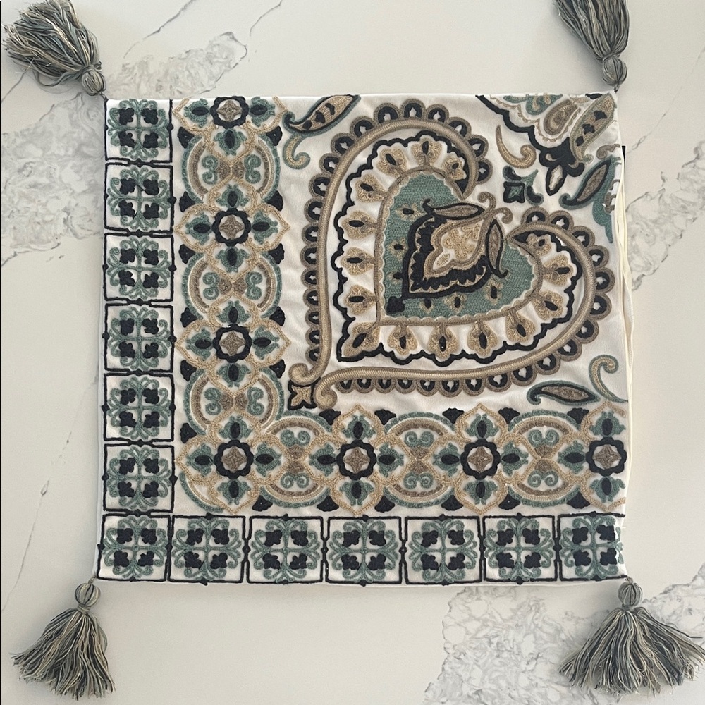 Bohemian pillow cover with tassels